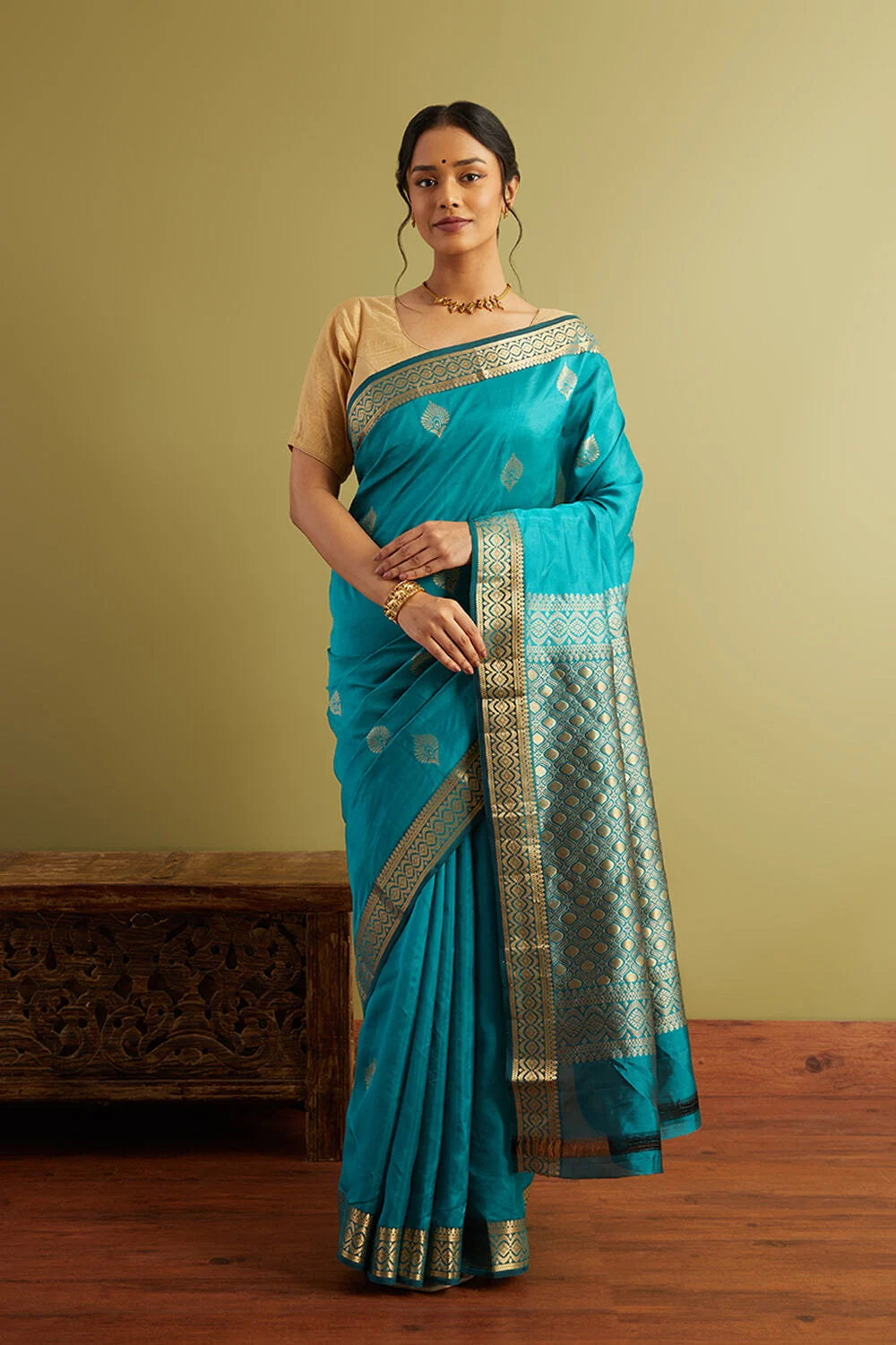 Luxury Bridal Silk Saree with Grand Wedding Elegance